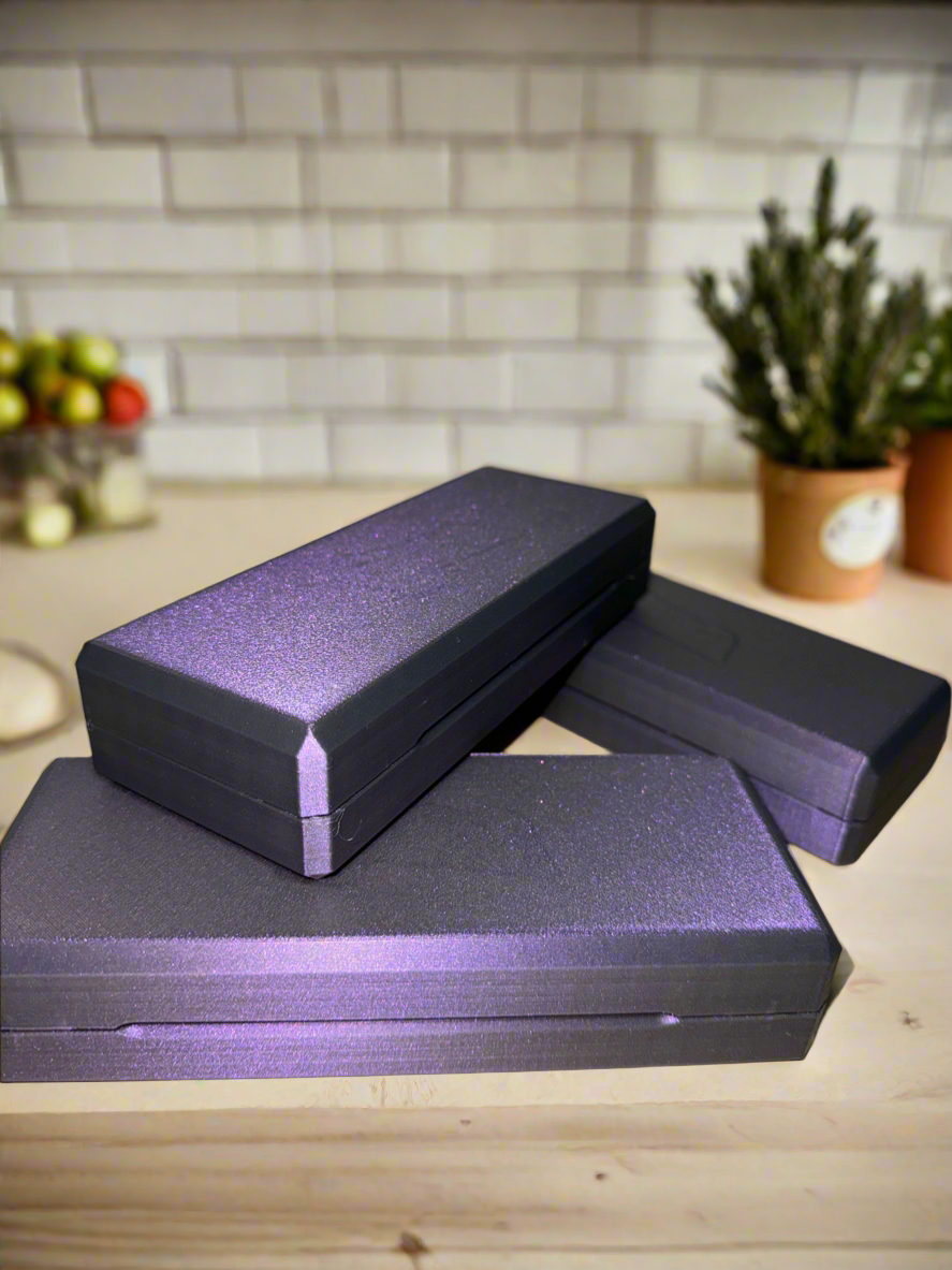 3 pen case w/magnetic locks
